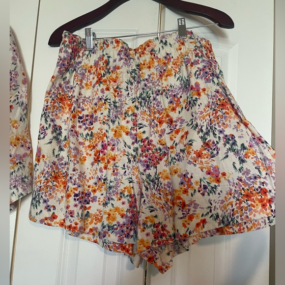 Two piece floral set - Picture 4 of 4